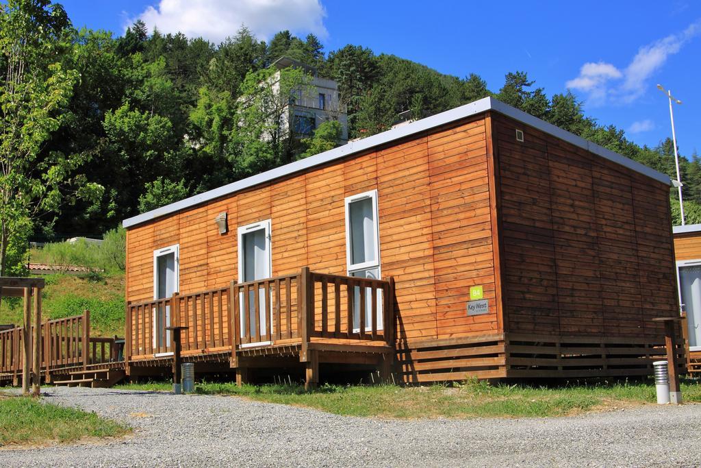 Camping Lou Gourdan Hotel Puget-Theniers Exterior photo